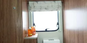 The-wardrobe-is-within-the-shower-room,-alongside-the-toilet-98572