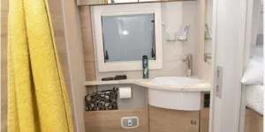 Dethleffs Globetrotter XXL A 9000-2 EB washroom