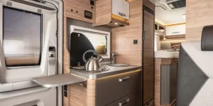 Weinsberg-CaraCompact-Suite-MB-640-kitchen-credit-Weinsberg-73679