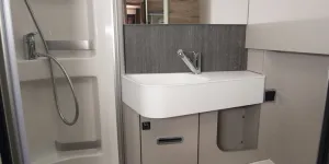 Hymer-Exsis-i-580-washroom-87627