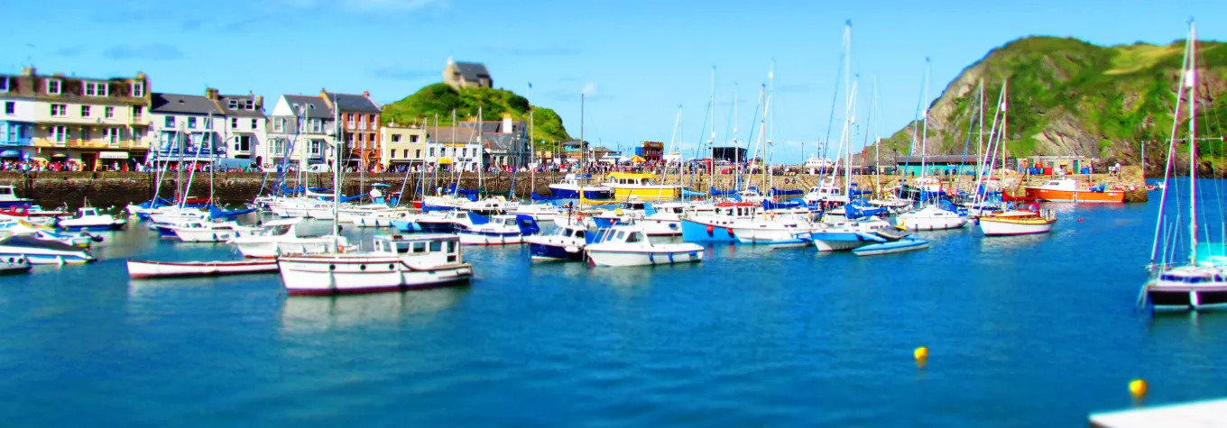 Devon has a number of highly popular seaside towns such as Hele Valley