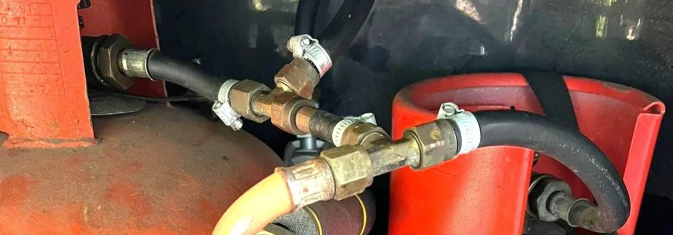 Do not refill gas cylinders using illegal and dangerous systems 