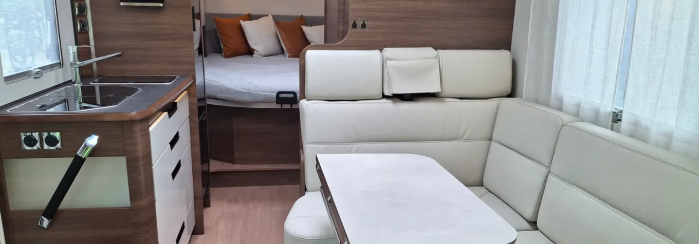 Inside the Rapido 850F