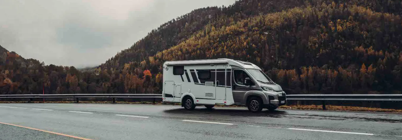 Carado V337 touring on the road