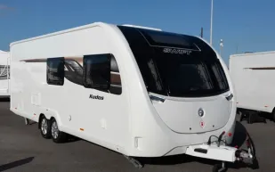 The-Swift-Kudos-830-DB-caravan-43184