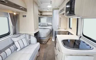 Kingham_wide_front_to_rear-13519