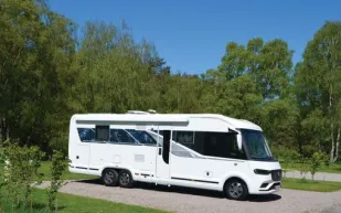 Coachman Travel Master Imperial 845 A-class motorhome