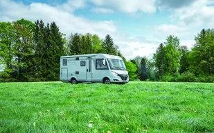 Hymermobil_B-Class_ModernComfort580_exterior_view_03_(c)_Hymer_GmbH_und_CoKG-57959