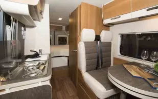 VanTourer-front-to-rear-32351
