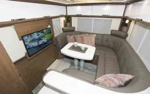 Frankia-lounge-main-05357
