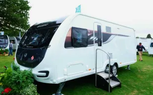 Swift-Elegance635-Grande_305-08196
