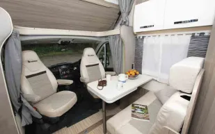 Benimar-Primero-driver-seats-69067