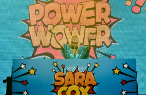 Sara Cox DJing her Power Wower set