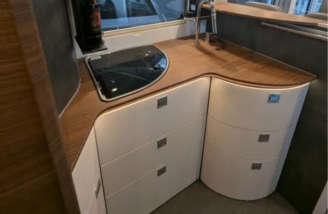 The kitchen inside the Carthago chic c-line