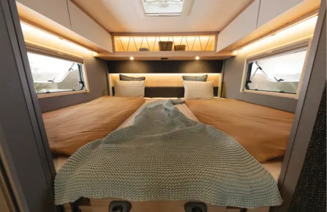 The bedroom inside the Dethleffs XL Family I 7812