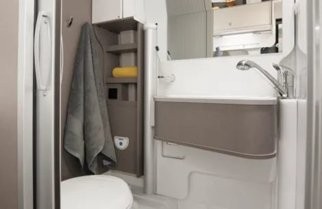 The washroom inside the Etrusco CV 600 SB