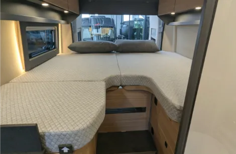 The bed inside the Malibu relax 640 LE R