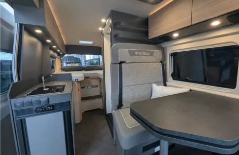 The bed inside the Malibu relax 640 LE R