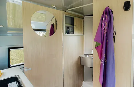 A roomy washroom which opens into further space inside the Safari Condo Alto F1743 Expedition