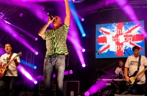 the brit pop boys at the norfolk motorhome & campervan show