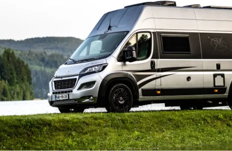 The Mega Mobil Mega Lounge 640