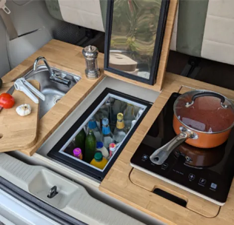Hybrid van kitchen