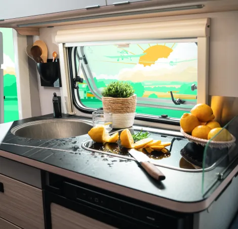 Eriba Touring 530 kitchen counter