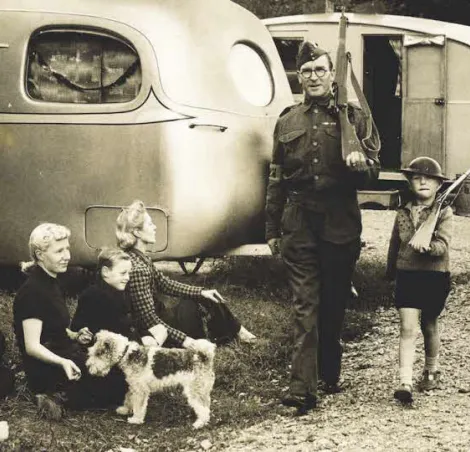 ww2 caravan stationed near a military family