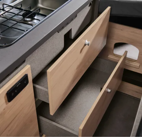 The kitchen inside the Dethleffs Globetrail Active 600KS