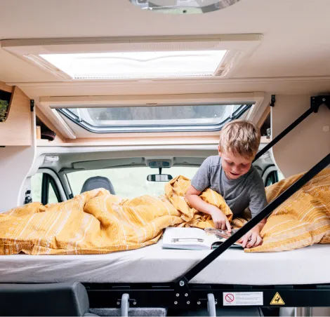 The bed inside the Sunlight V67S Adventure