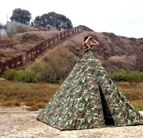Dress tent