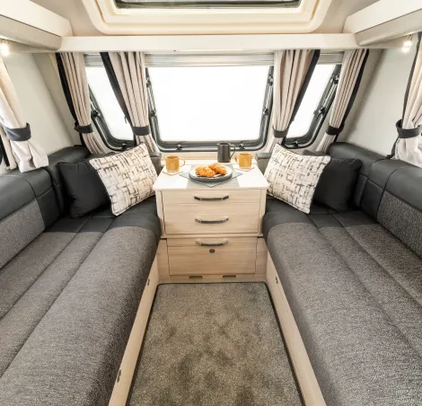 Elddis Avante Apex 520 lounge