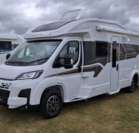 Coachman Avventura 565 2026 exterior