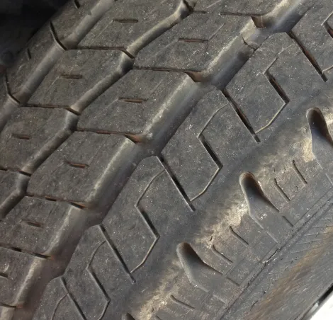 Motorhome tyre tread with a fairly even wear