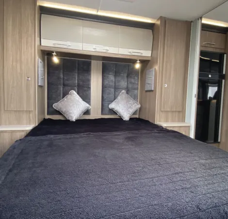 The-headboard-61196