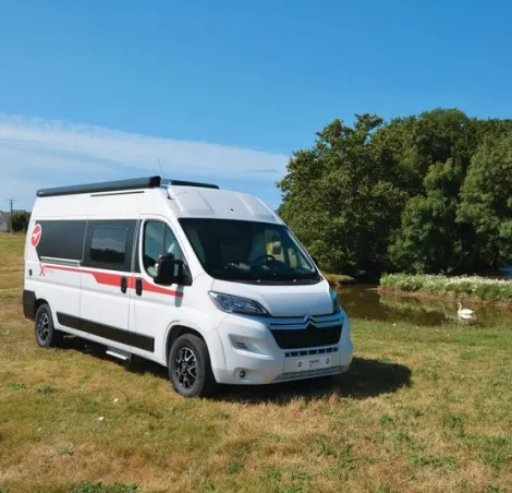 Pilote V600G X-Edition high-top campervan