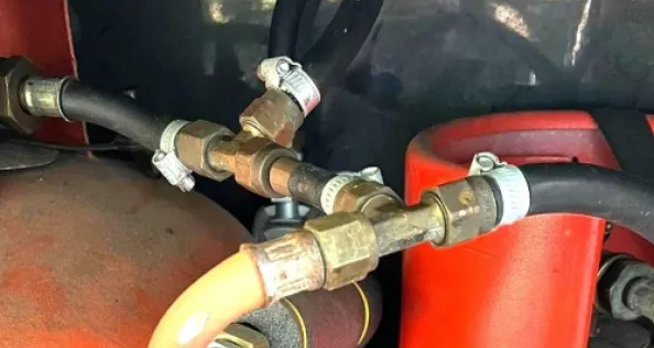 Unlawful Exchangeable Gas Cylinder Filling image courtesy Gaslow