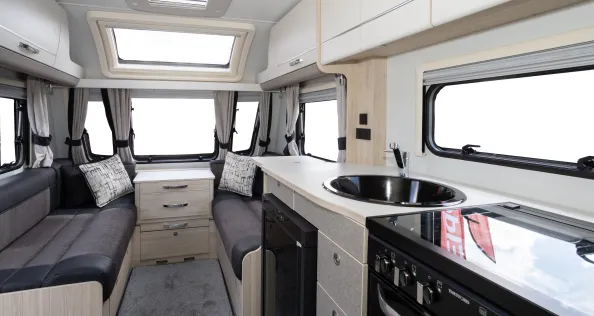 Avante Apex 550 The dark upholstery looks outstandingly smart