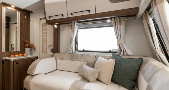 The high-end apartment like lounge of the Buccaneer Starliner Barracuda